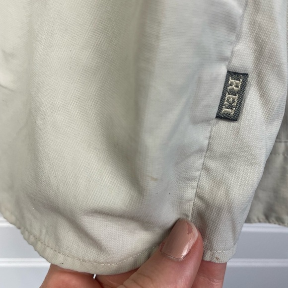 REI Beige Long Sleeve Vented Fishing Button Down Shirt Large Men’s GUc - Picture 12 of 16